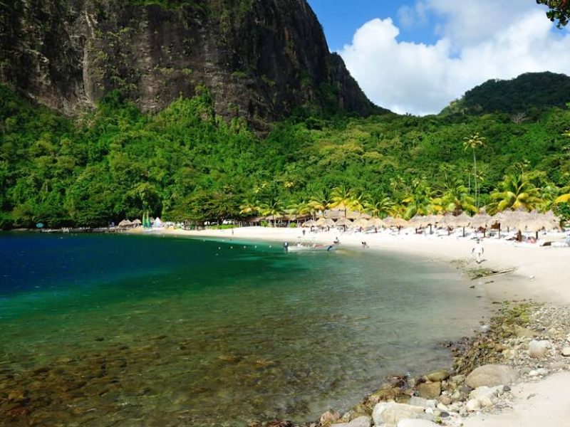 pitons-bay-st-lucia-beach-guide